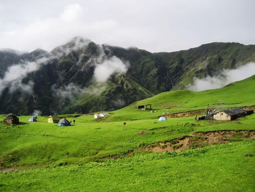 Dayara Bugyal Trek